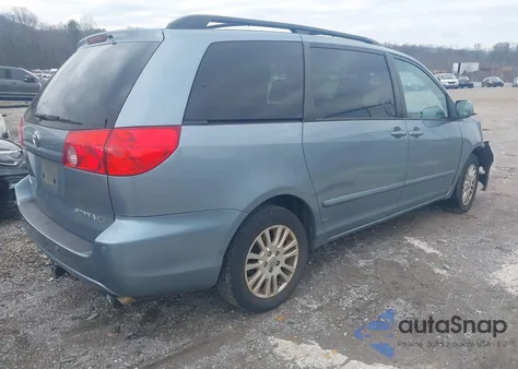 2010 Toyota Sienna Xle z USA, uszkodzony, nr VIN 5TDYK4CCXAS299246